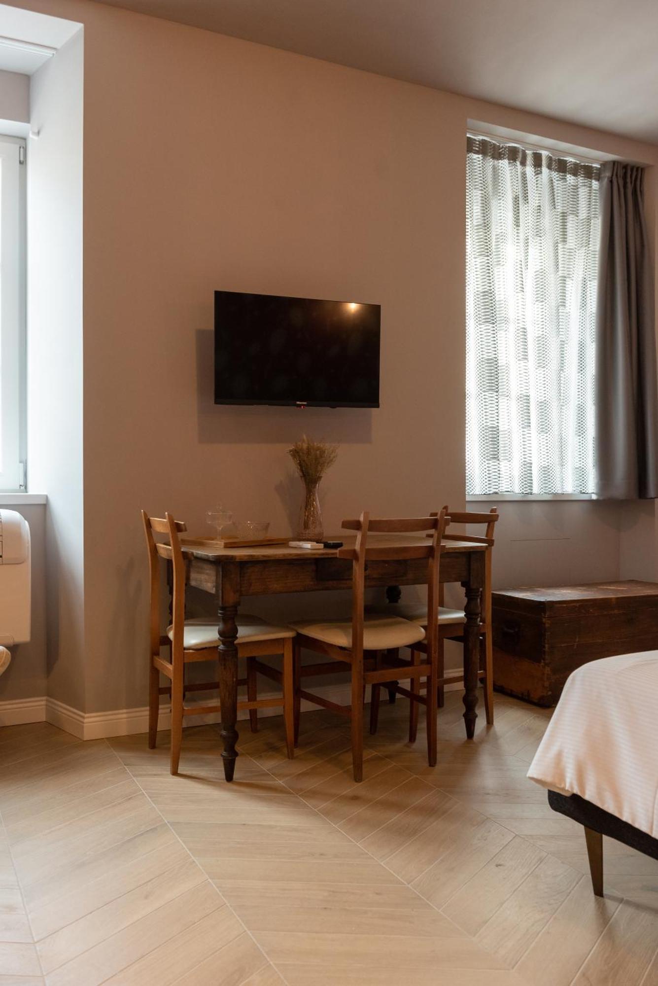 Regina Boutique Suites Trieste Luaran gambar